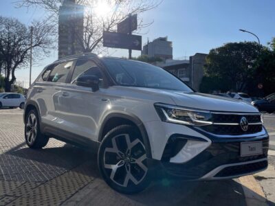 Volkswagen Taos Highline 250 Bi Tono Tsi At